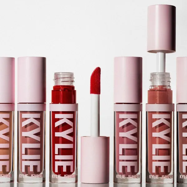 Sjaj za usne KYLIE COSMETICS High Gloss 323 Daddys Girl